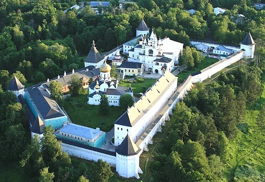 Саввино-Сторожевский-монастырь-в-Звенигороде_001